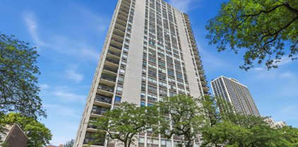 1455 N Sandburg Terrace Unit #1006B, Chicago