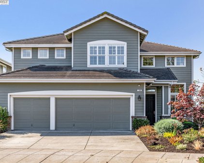 130 Sweet Rd, Alameda