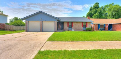 606 W Forster Drive, Mustang