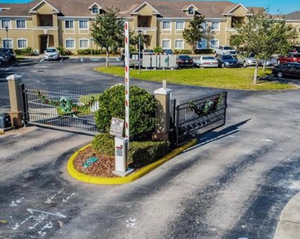 9539 Newdale Way Unit 101, Riverview