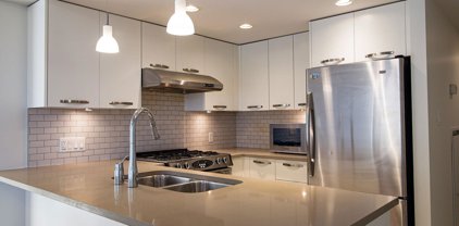 6888 Cooney Road Unit 703, Richmond