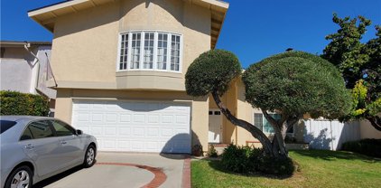 Beverly Hills Retail Property Housing Saks as Tenant Gets Refinancing