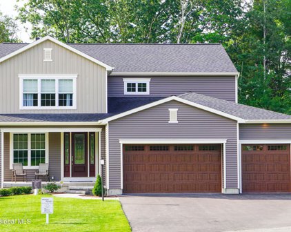 49 Wheatfield Way, Mechanicville