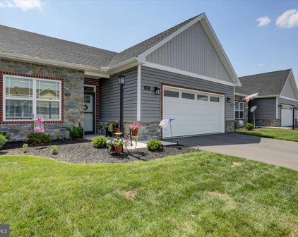 127 Cardinal Dr, Shippensburg