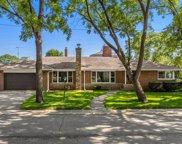 6600 N Keating Avenue, Lincolnwood image