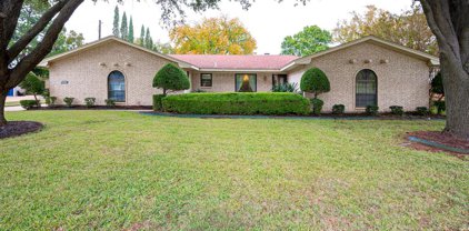 2108 Forest Hills  Road, Grapevine