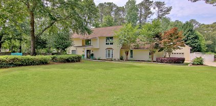 203 Pinegate Road, Peachtree City