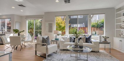 908 Oakes ST, East Palo Alto