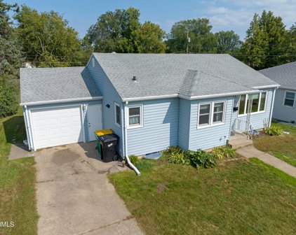 112 Arikara Avenue W, Bismarck