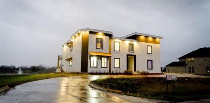 703 Leaning Oak Trail, Richmond