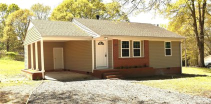 907 E Harrison  Avenue, Gastonia