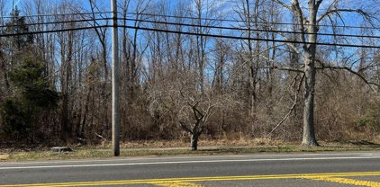 328 Stokes Rd, Medford
