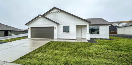 6174 W 30th Pl, Kennewick