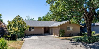 2750 Angelica Dr, Corvallis