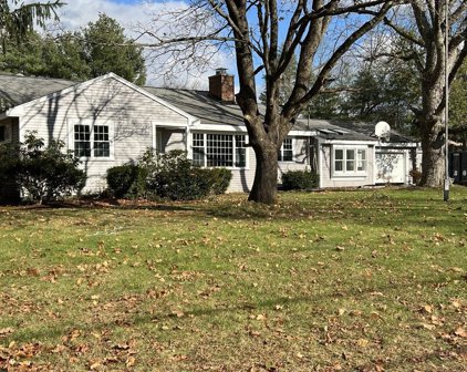 12 Jeffrey Rd, Wayland