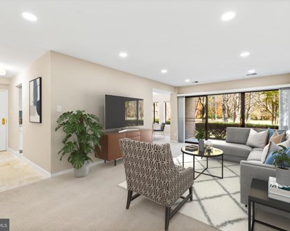 5801 Edson Ln Unit #T-3, Rockville