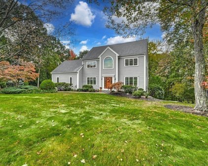 4 John Pratt Cir, Westborough