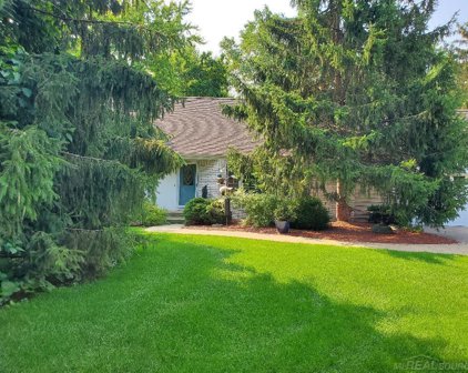 48164 Sugarbush, Chesterfield Twp