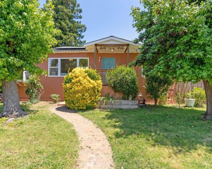 16 Vendola Drive, San Rafael