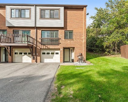 406 Springwater Court, Moon/Crescent Twp