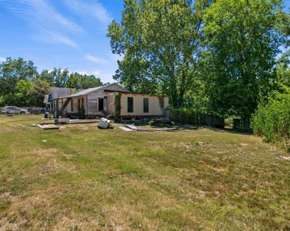 524 S Pacific St., Mineola