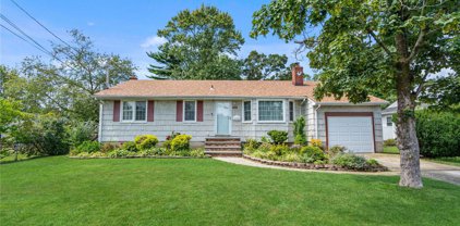415 N 5th Street, Lindenhurst