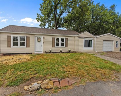 2 NE 62nd Street, Gladstone