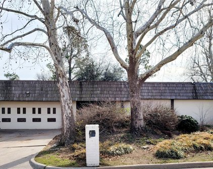 8712 N Kensington Road, Oklahoma City