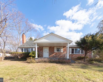 3307 Beechtree Ln, Falls Church