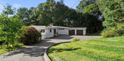 42 Farview Ave, Shrewsbury
