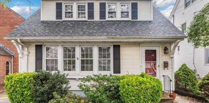 33 Astor, Williston Park