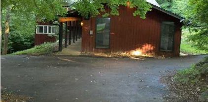 6901 Briar Hill Rd, Crestwood