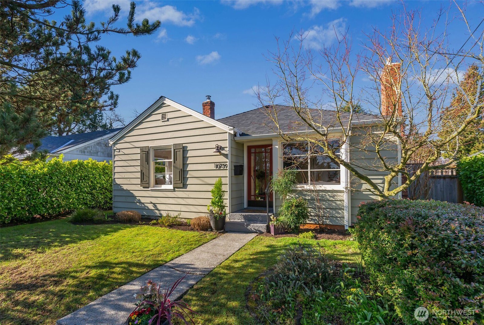 10739 Fremont Avenue N, Seattle | MLS# 2478240 | Skyline Properties ...