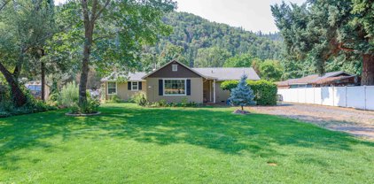 567 Rogue River  Highway, Gold Hill