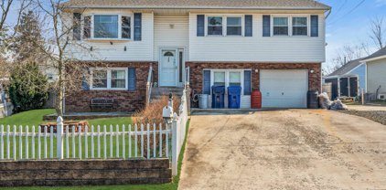 133 Neptune Avenue, Beachwood