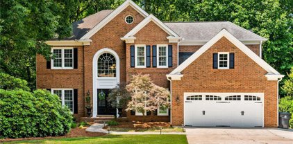 205 Willow Brook Drive, Roswell