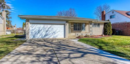 37130 GARY, Sterling Heights