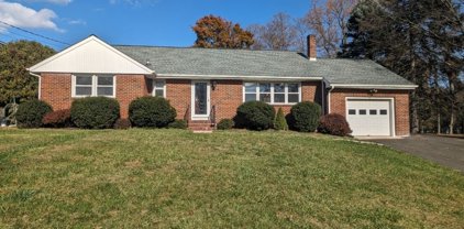 42 Cedar Grove Rd, Branchburg Twp.