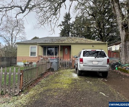 2231 Front Av