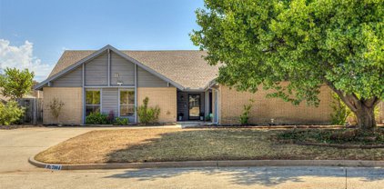 7104 Lakeway Circle, Warr Acres