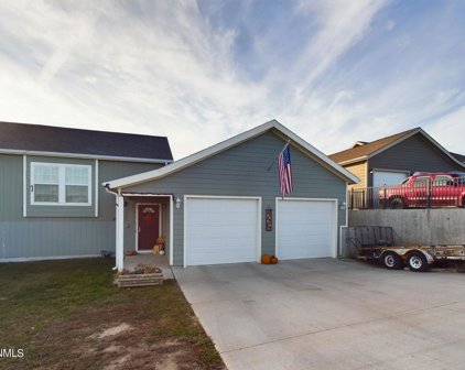2417 2nd Street NE, Watford City