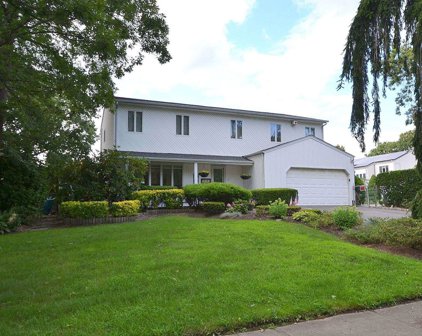 1 Tall Pines Lane, Nesconset