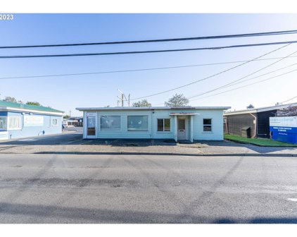 2147 BROADWAY AVE, North Bend