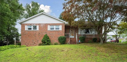 814 Pine Rd, Wallingford
