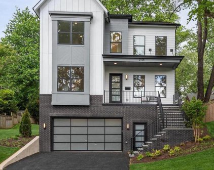 2728 N Edison St, Arlington