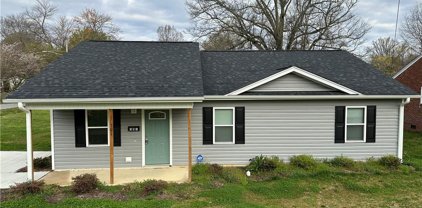 301 Oakview Road, High Point