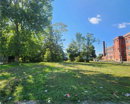 1387 Broadway Street, Buffalo City-140200