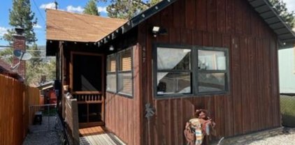 407  Garrick Way, Big Bear City