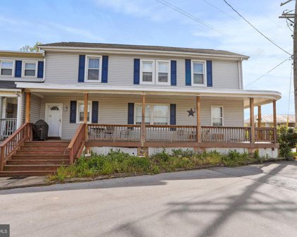 30 N Carroll St, Thurmont