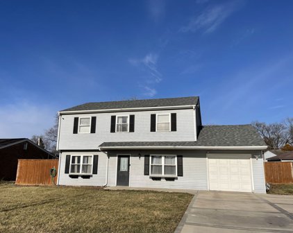 562 Redwood Road, Bolingbrook